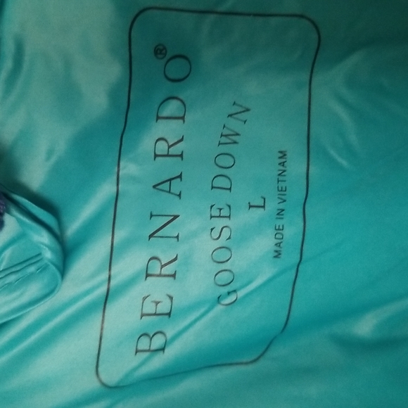 Bernardo Ladies Packable Down Vest - Picture 3 of 9